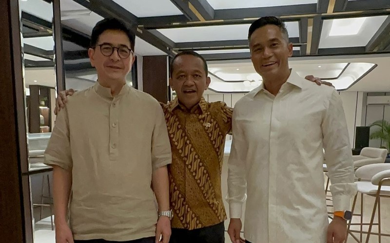Arsjad Rasjid dan Anindya Bakrie akhirnya sepakat berdamai usai konflik memperebutkan posisi Ketum Kadin Indonesia. (Foto: IG @melangkahdaritimur.id)