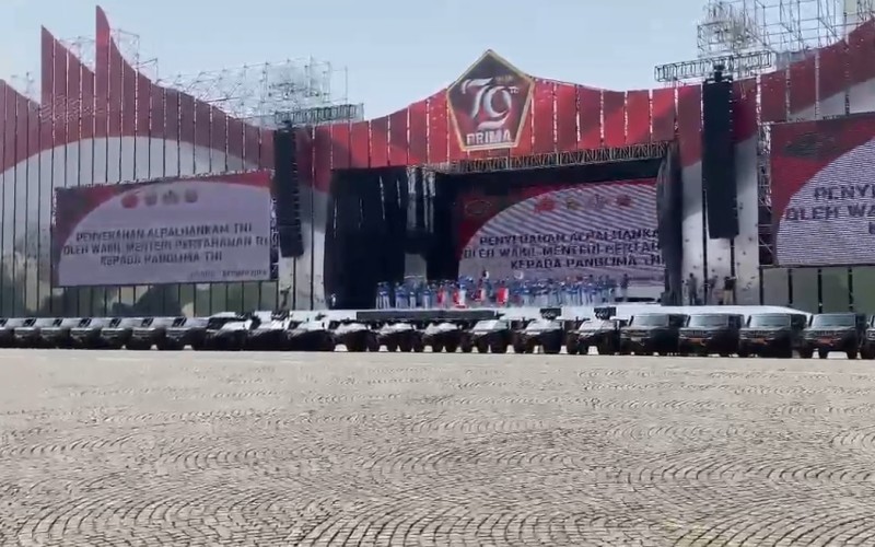 Panggung utama yang akan dijadikan lokasi puncak acara, sengaja dibangun serupa dengan bangunan Istana di IKN, Kaltim.