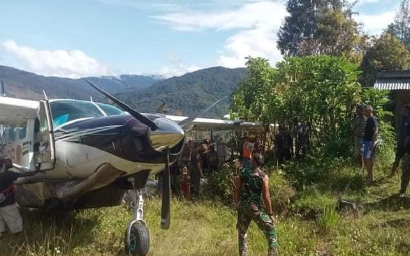 Pesawat milik Smart Air Aviaton Cakrawala dilaporkan tergelincir di Kampung Pogapa, Distrik Homeyo, Kabupaten Intan Jaya. (Istimewa)