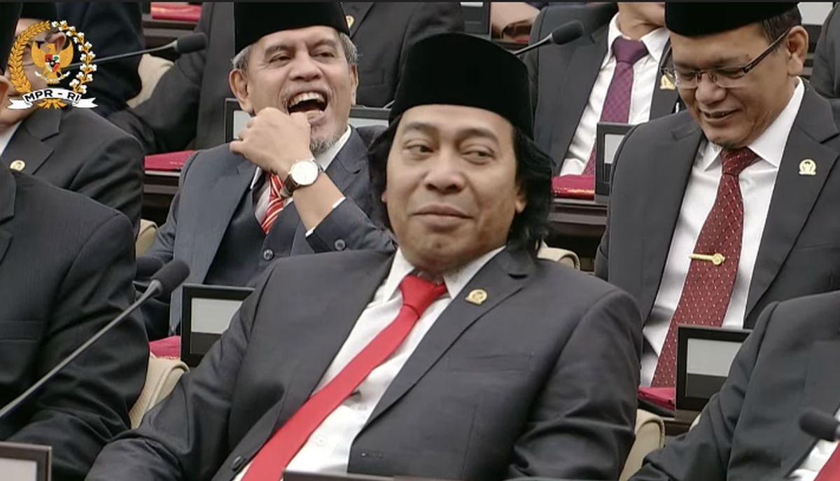 Rincian Gaji DPD RI dan Tunjangan yang Diterima Komeng Setelah Dilantik. (FOTO: MNC MEDIA)