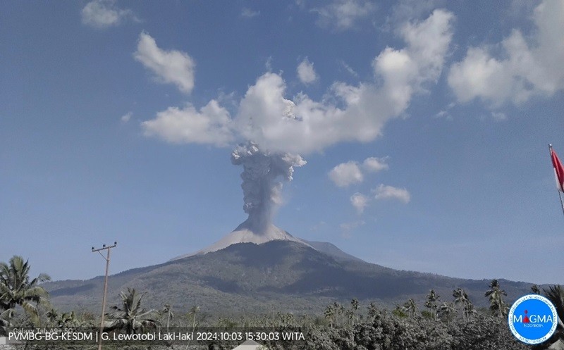 Gunung Lewotobi Meletus Lagi, Radius Bahaya Diperluas hingga 9 Km (foto ist)