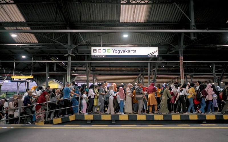 Jumlah penumpang KRL Commuter Line Jogja-Solo naik signifikan hingga akhir kuartal III-2024. (Foto: MNC Media)
