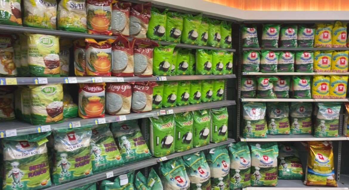 Harga Beras Pasar Modern Normal, Capai Rp14.900 per Kg. (Foto: Tangguh/MNC Media)