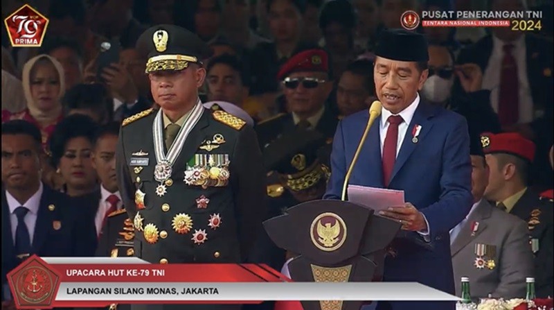 Jokowi Puji Kinerja Menhan Prabowo Subianto di HUT TNI (foto ist)