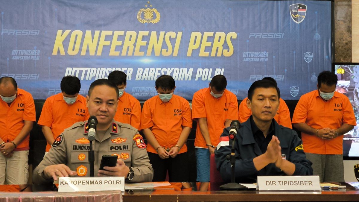 Bareskrim Bongkar Sindikat Judi Online, WNA China Jadi Tersangka. (Foto: Riana/MNC Media)