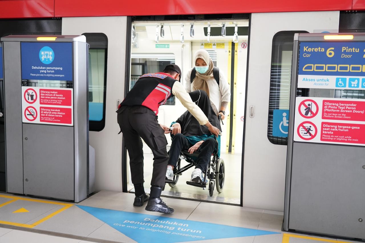 LRT Jabodebek Tingkatkan Aksesibilitas dan Berikan Rasa Aman bagi Seluruh Pengguna. (Foto Istimewa)
