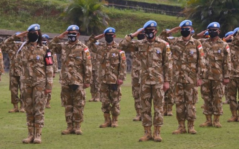 Prajurit TNI yang tergabung United Nations Interim Force in Lebanon (UNIFIL) mengalami luka akibat rekoset tembakan tank Israel. (Ilustrasi/Puspen TNI)