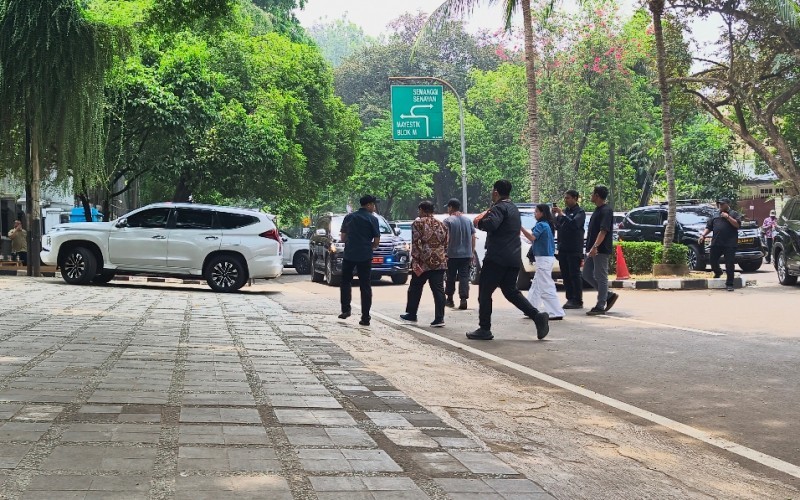 Pramono Anung datangi kediaman Presiden Terpilih Prabowo Subianto di Kertanegara, Jaksel (Riana Rizkia/MPI)