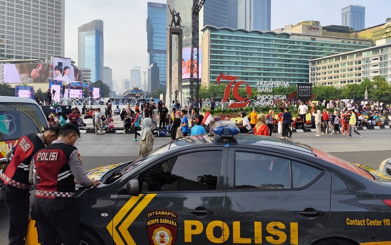 Warga Mulai Tumpah Ruah di Bundaran HI Lokasi Panggung Pesta Rakyat (foto cikal bakal)