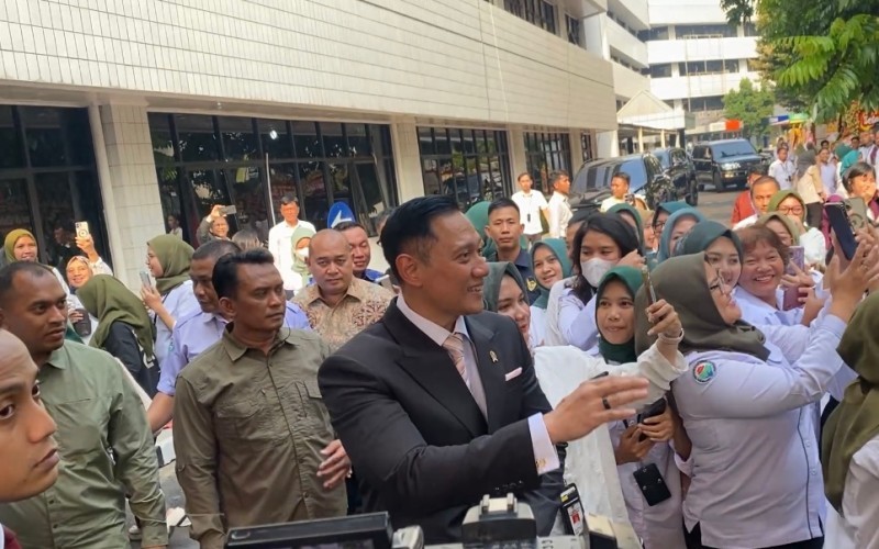 Menko Infrastruktur dan Pembangunan Kewilayahan, Agus Harimurti Yudhoyono (AHY) berkunjung ke Kantor Kementerian Transmigrasi