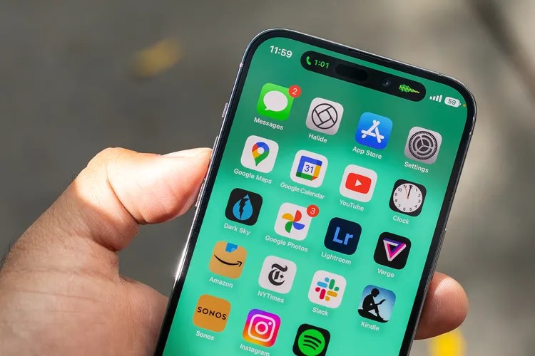 Kenapa Sinyal iPhone Hilang Tiba-Tiba? Ternyata Ini Penyebabnya. (Foto: MNC Media)  