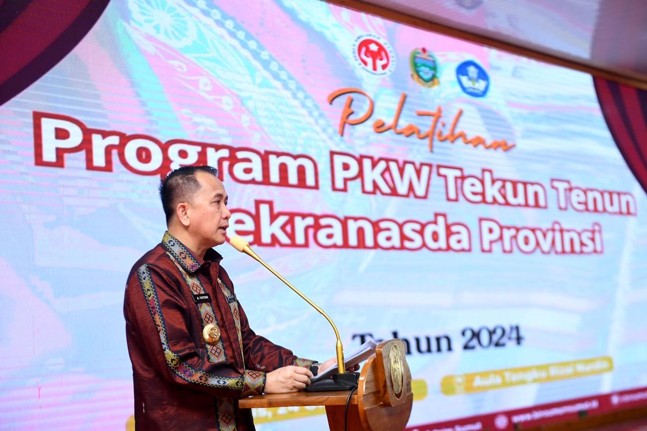 Pj Gubernur Berharap Tenun Sumut Dapat Cetak Wirausaha Muda (FOTO:FOTO:Dok Ist)