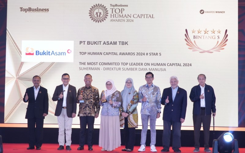 PT Bukit Asam Tbk (PTBA) berhasil meraih dua penghargaan dalam ajang TOP Human Capital Awards 2024. (Foto: Dok. PTBA)