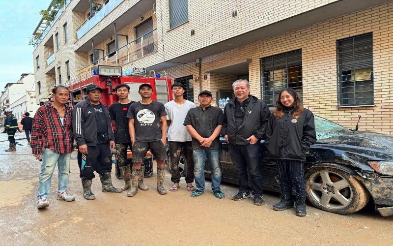 KBRI Madrid Salurkan Bantuan untuk WNI Terdampak Banjir Spanyol. (Foto: KBRI Madrid)