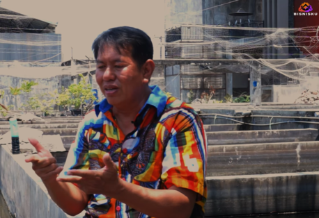 (Cerita Pengusaha Budidaya Sukses di Indonesia, Bos Ikan Hias Omzet Ratusan Juta Sebulan. (Foto: YouTube/Bisnisku)