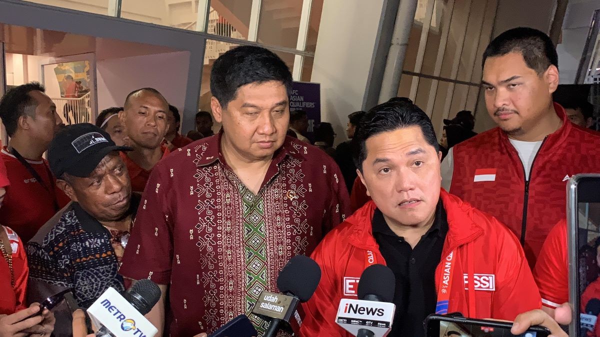 Ketum PSSI, Erick Thohir memberikan semangat kepada Timnas Indonesia U-17 yang akan menghadapi Korea Utara U-17 di perempat final Piala Asia 2025. (Foto: MNC)