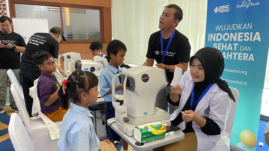 HUT ke-35 MNC Group, MNC Peduli Bagikan Kacamata Gratis untuk 1.000 Anak di Jakarta. (Foto Tangguh/MPI)