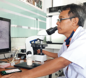 Kisah Bisnis Sukses Karena Sedekah, Modal Usaha Mepet Masih Ingat Bersedekah. (Foto: Unair)