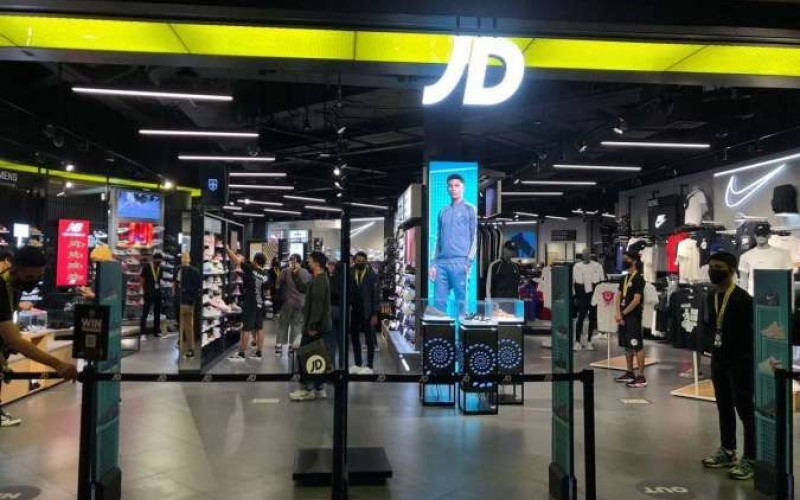 Erajaya Group melalui  PT Sinar Eka Selaras Tbk (ERAL) mengumumkan pengambilalihan saham JD Sports Indonesia dari JD UK. (Foto: Dok. Erajaya)