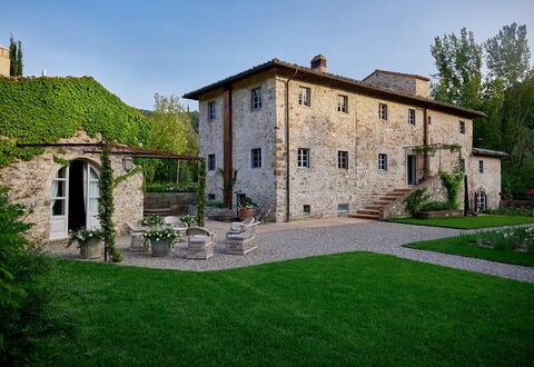  Tuscany Villas))