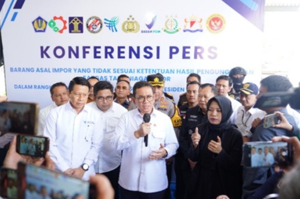 Mendag Amankan Produk Keramik Impor Ilegal Senilai Rp9,8 Miliar (foto dok kemendag)