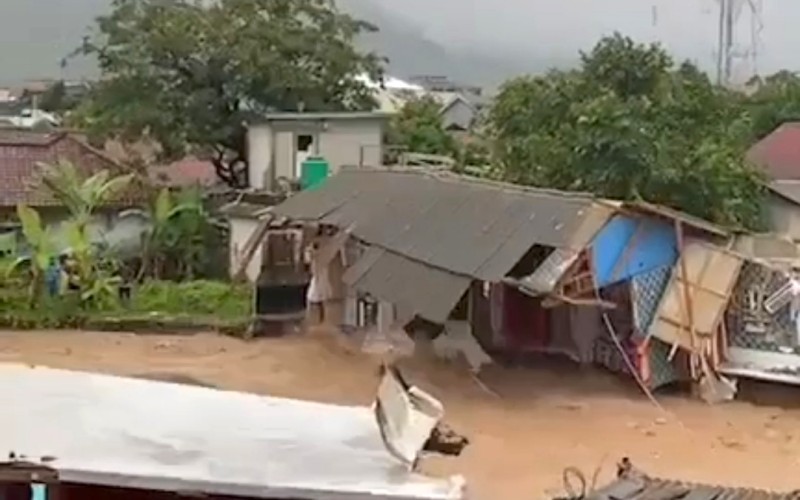 Pertamina Patra Niaga Kirim Bantuan untuk Korban Banjir Bandang Sukabumi. (Foto MNC Media)