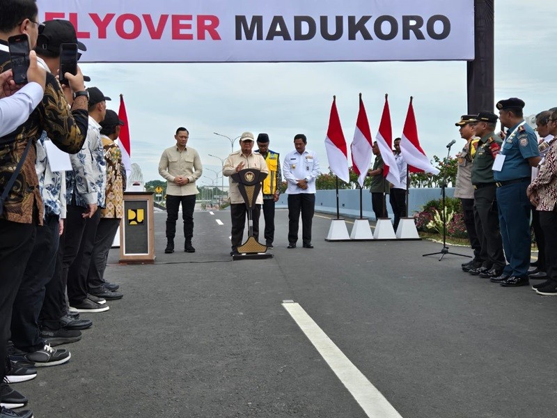 Resmikan Flyover Madukoro, Prabowo Ingatkan Infrastruktur Dibangun dengan Uang Rakyat (foto ist)