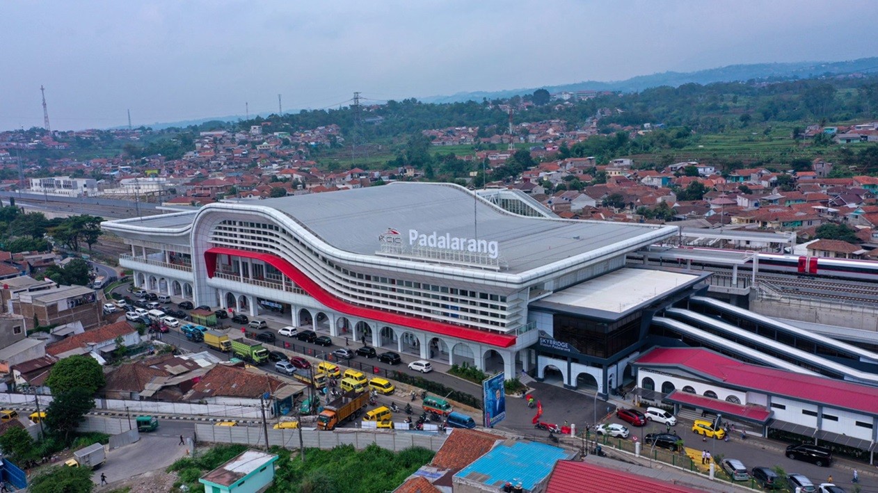 KCIC Siapkan Rekayasa Lalin Cegah Kepadatan di Stasiun Padalarang saat Nataru. (Foto MNC Media)