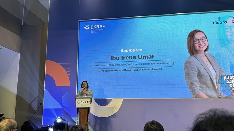 Wakil Menteri Ekonomi Kreatif. Irene Umar meluncurkan aplikasi Jajan Jajanan Lokal (JJL). (foto: Rizqa/MPI)