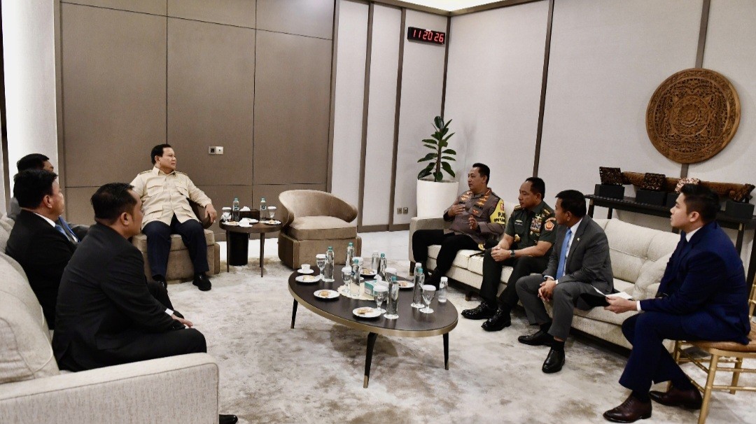 Tiba di Lanud Halim Perdanakusuma, Prabowo Langsung Gelar Rapat Terbatas  (FOTO:Dok Ist)