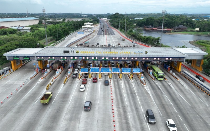 Volume Kendaraan di GT Cikampek Meningkat 80,98 Persen saat Libur Tahun