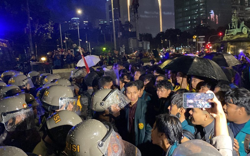 Demonstrasi menolak PPN 12 persen di Patung Kuda, Monas, Jakarta Pusat, ricuh.