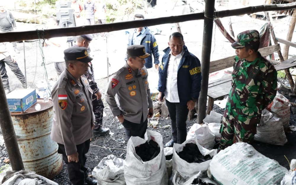 Polri Bongkar Bisnis Arang Bakau Ilegal, Kapal dan 10 Ton Muatan Disita di Riau