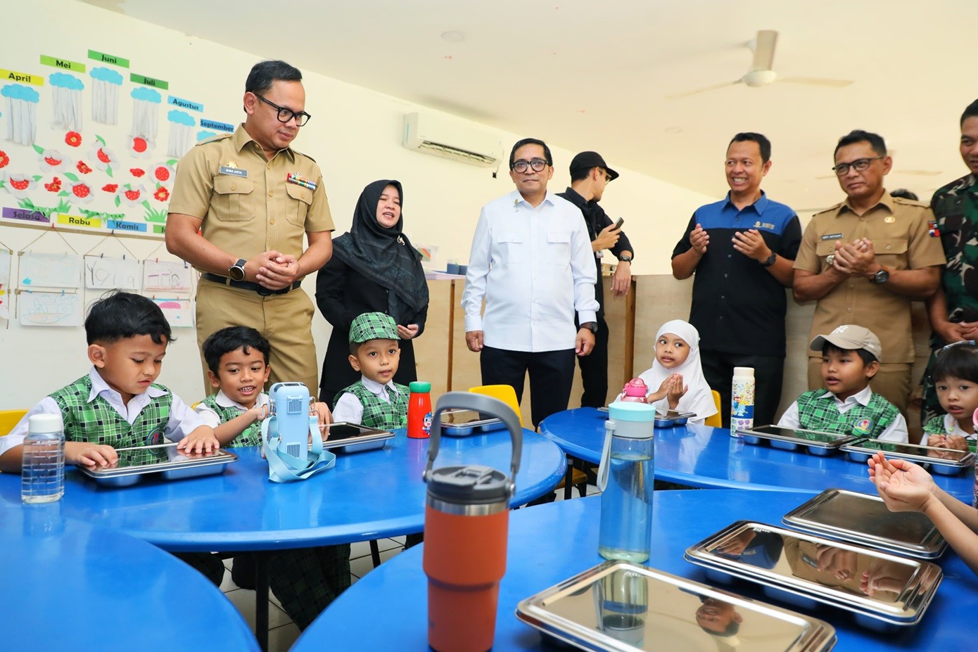 Wamendagri Optimistis Makan Bergizi Gratis Bisa Bangkitkan Ekonomi Daerah. (Foto Istimewa)