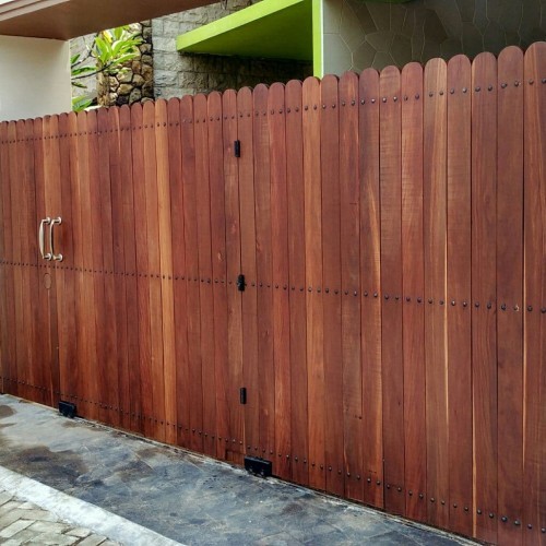 Kira-Kira Berapa Biaya Pagar Kayu Sepanjang 30 KM? Begini Cara Menghitungnya. (Foto: MNC Media) 