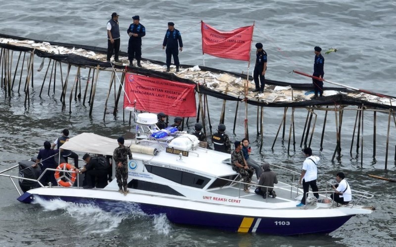 Kejagung melayangkan surat kepada Kepala Desa Kohod Arsin bin Asip terkait pagar laut yang berada di kawasan perairan laut Kabupaten Tangerang.