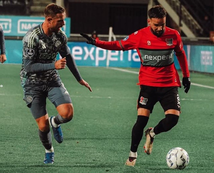 Calvin Verdonk masuk dalam daftar team of the season atau tim terbaik paruh musim Liga Belanda 2024-2025. (Foto: Instagram/c.verdonk)