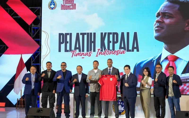 Erick Thohir mengajak pelatih Timnas Indonesia Patrick Kluivert bertemu perwakilan klub Liga 1. (foto: MNC Media)