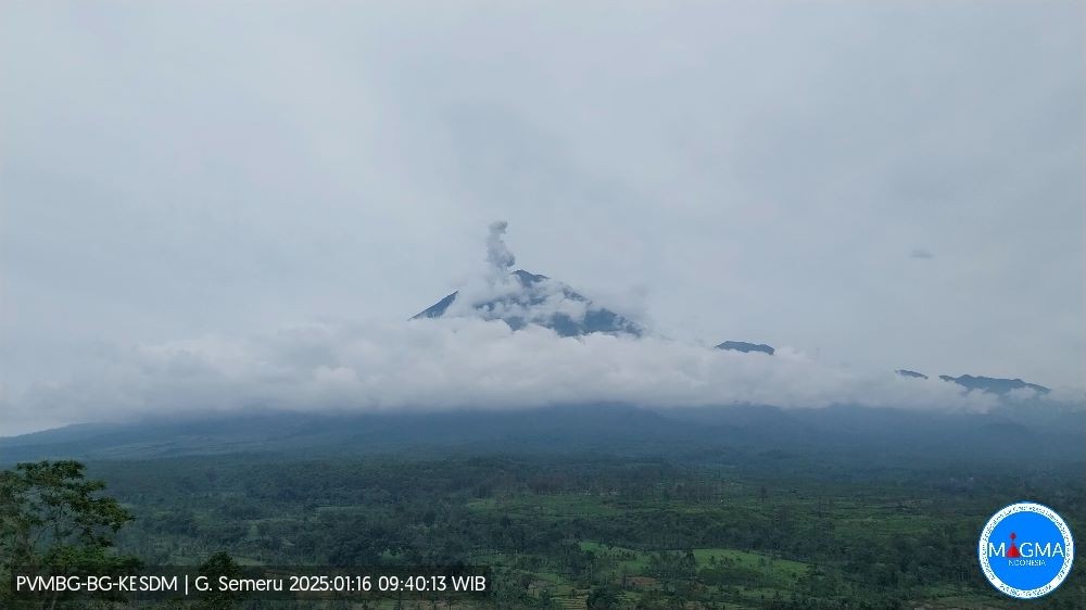 Gunung Semeru Erupsi, Luncurkan Abu Vulkanik hingga 1 Km. (Foto: MNC Media)