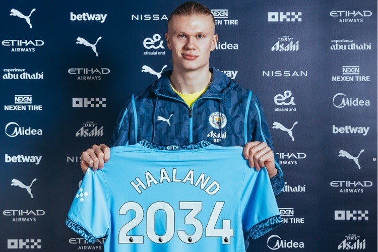 Erling Haaland menandatangani kontrak baru selama 9,5 tahun hingga 2034 bersama Manchester City (Foto: Instagram)