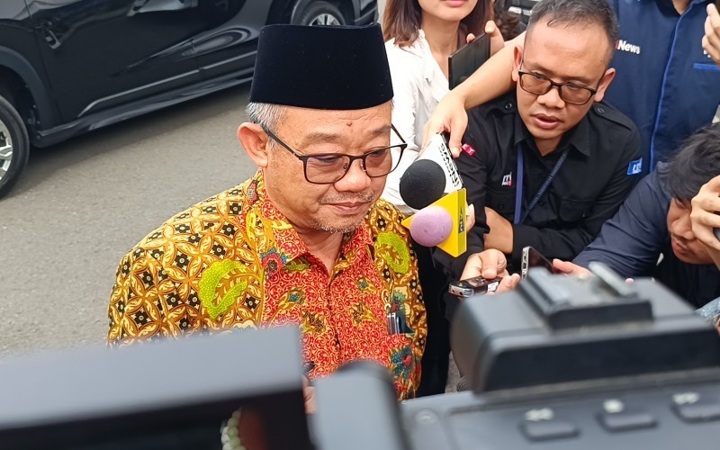 Mendikdasmen Abdul Mu'ti menyampaikan konsep Penerimaan Peserta Didik Baru atau PPDB kepada Presiden Prabowo Subianto.