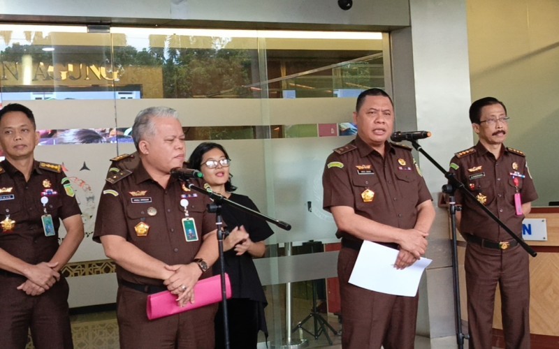 Kejagung mencekal satu tersangka kasus kasus dugaan korupsi importasi gula pada Kementerian Perdagangan 2015 berinisial ASB. (MNC Media)