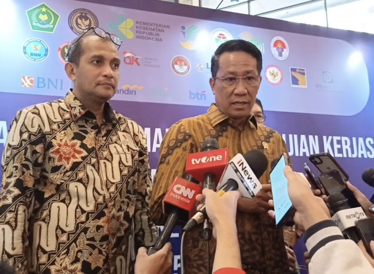 Dokumen Belum Lengkap, Buronan KPK Paulus Tannos Tak Langsung Dibawa ke Indonesia. (Foto: Nur Khabibi/MNC Media)
