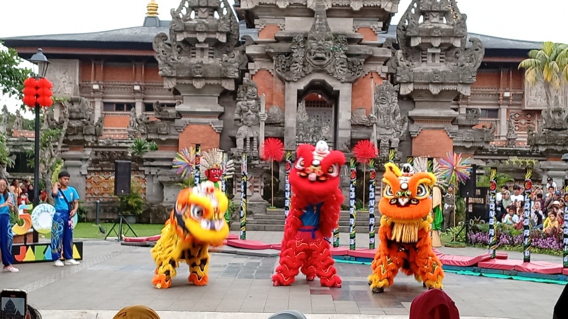 Suasana perayaan Imlek pada Festival Pecinan di TMII, Jakarta Timur, Rabu (29/1/2025). (Foto: M Refi Sandi)