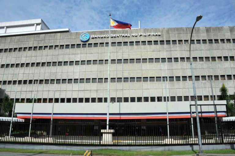 Gubernur Bank Sentral Filipina (BSP), Eli Remolona menyebut suku bunga acuan kemungkinan akan turun. (foto: FB/Banko Sentral NG Pilipinas
