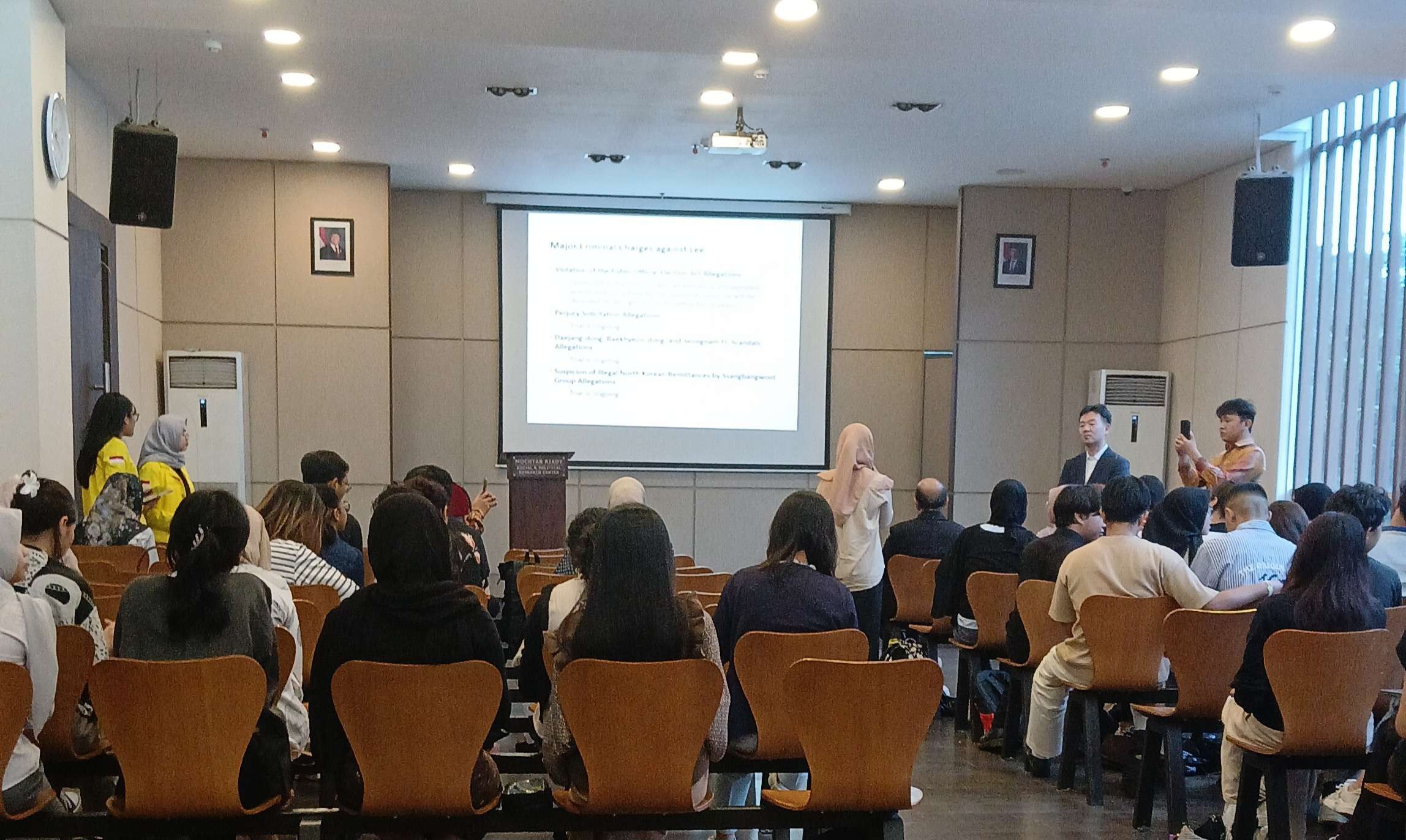 Kuliah umum dengan topik konflik Korut-Korsel oleh Profesor Jae Hyeok Shin di Kampus UI, Depok, Kamis (6/2/2025). (Foto: IDXChannel/Ahmad Islamy)