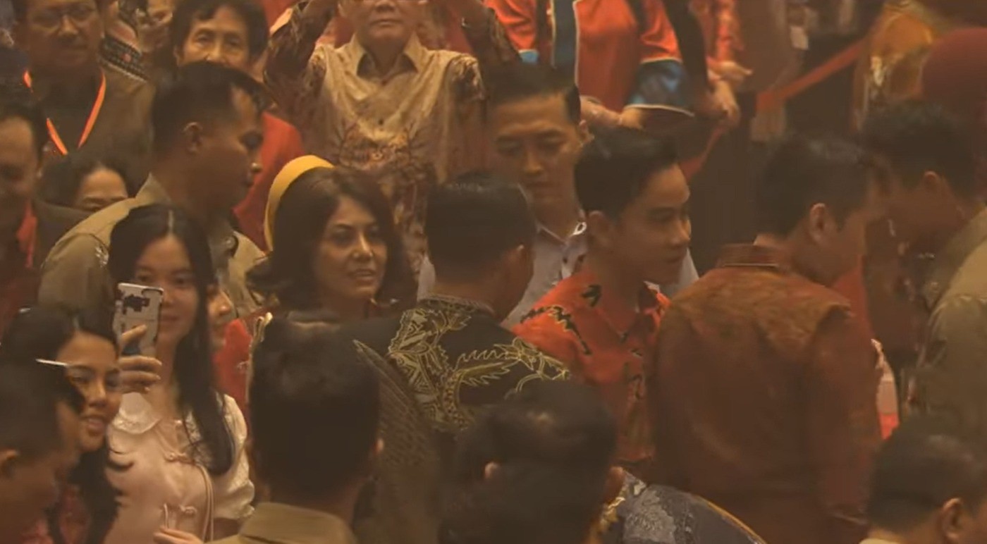 Gibran Hadiri Perayaan Tahun Baru Imlek di TMII, Kenakan Batik Merah. (Foto: MNC Media)
