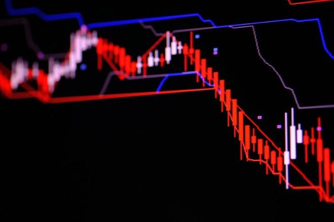 IHSG Trading Halt, Apakah Waktu yang Tepat untuk Investasi? Jangan Gegabah, Pertimbangkan Ini. (Foto: Freepik)