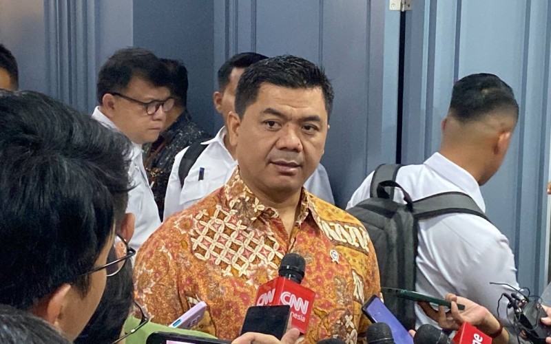 Wamensesneg Juri Ardiantoro, memastikan, kegiatan retreat kepala daerah bakal tetap digelar meskipun ada efisiensi anggaran kementerian dan lembaga.