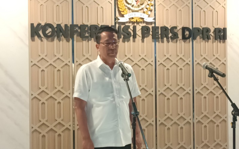 Pemerintah sepakat membatalkan izin konsesi tambang untuk kampus.